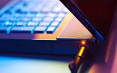 Bạn có nên cắm sạc laptop liên tục không?