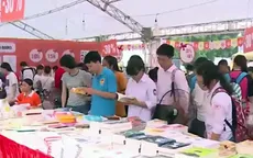 Đông đảo người dân nô nức tham gia Hội chợ sách 2015