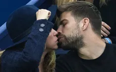 Shakira và Pique liên tục trao nhau nụ hôn ngọt ngào