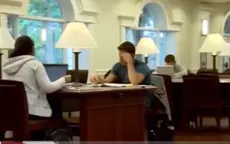 Sinh viên Mỹ đối mặt với các khoản nợ học phí