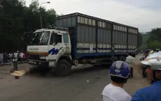 Xe tải đâm xe máy, 4 người trong một gia đình tử vong