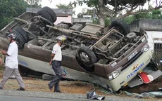 Lâm Đồng: Hai xe khách đối đầu, 18 người bị thương