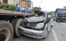 Thanh Hóa: Xe 7 chỗ đâm xe đầu kéo, 7 người thương vong