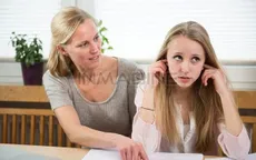 Cha mẹ nên làm gì với khủng hoảng tuổi thiếu niên của con?