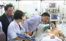 Lãnh đạo Ủy ban ATGT quốc gia thăm nạn nhân TNGT tại Bệnh viện Việt Đức