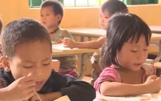 Học sinh Lào Cai chia ca học vì thiếu trường, lớp