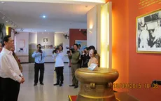 Thủ tướng thăm khu lưu niệm Chủ tịch Hồ Chí Minh tại Lào