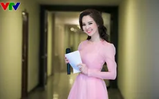Á hậu Thụy Vân xinh đẹp lộng lẫy trong đêm nhạc Phú Quang