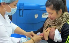Chỉ hơn 55% trẻ sơ sinh được tiêm vaccine viêm gan B