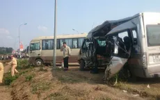 Hiện trường hai xe khách tông nhau, 5 người tử vong
