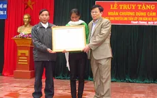 Trao tặng Huân chương Dũng cảm cho nam sinh cứu người