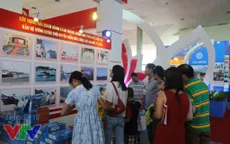 Người dân Thủ đô nô nức đến Triển lãm thành tựu kinh tế - xã hội 2015