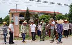 Vụ phụ huynh phản đối sáp nhập trường: Chính quyền địa phương giải quyết ra sao?