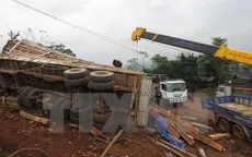 Bình Phước: Xe tải bị lật gây ùn tắc giao thông trên Quốc lộ 14