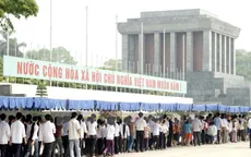 Kỷ lục lượt người vào lăng viếng Bác