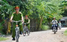 Đồng Tháp: Các chiến sĩ công an hào hứng tuần tra bằng xe đạp