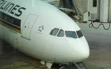 Máy bay Singapore Airlines gãy càng trên đường băng