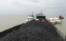 Tạm giữ tàu chở than không có giấy tờ hợp pháp
