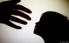 Mẹ kế bạo hành, bé gái 8 tuổi bị thương tích hơn 11%