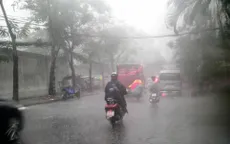 Đêm 25 và sáng 26/5, Hà Nội tiếp tục có mưa rất to và dông