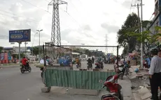 TP.HCM: Chạy đón xe bus, một người đàn ông lọt hố ga tử vong