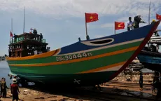 Đà Nẵng hỗ trợ thiết bị cho tàu đánh bắt xa bờ