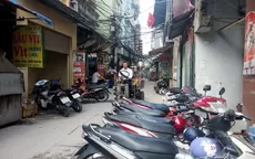 Hà Nội: Xe ba gác, công nông tự chế "hoành hành" các phố nhỏ