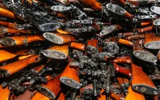 Australia bắt giữ tàu cá chở gần 2.000 khẩu súng AK47