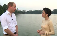 Hoàng tử William dạo Hồ Gươm, thăm cầu Thê Húc cùng MC Thùy Dương VTV4