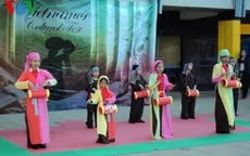 Xuân về lại nhớ chuyện "Tình bằng có cái trống cơm…"