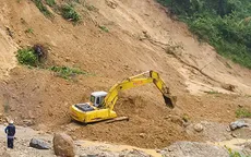 Kon Tum: Sạt lở gây ách tắc đường Trường Sơn Đông