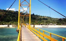 Sập cầu tại Indonesia, hàng chục người thương vong