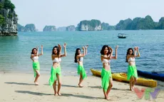 Thí sinh Hoa hậu Biển khoe đường cong nóng bỏng trên bãi biển hoang sơ