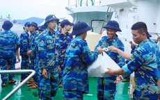 Chuyến tàu chở hàng Tết xuất phát đi Trường Sa
