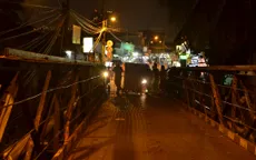 Đâm sập trụ chống va cầu Rạch Đĩa, sà lan 500 tấn chìm dưới sông
