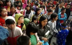 Học sinh nườm nượp đi khai bút đầu xuân