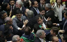 Brazil: Phiên luận tội bà Dilma Roussef bị ngừng vì la ó