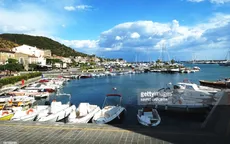 Khám phá ngôi làng có nhiều người hơn 100 tuổi tại Italy