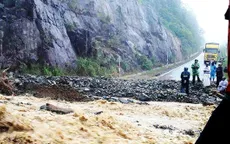 Khánh Hòa: Đèo Khánh Lê tiếp tục sạt lở gây ách tắc giao thông
