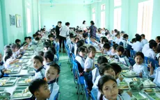 Thức ăn không đảm bảo, phụ huynh không dám cho con ăn cơm bán trú