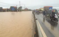Quảng Bình: Giao thông tê liệt vì trận lũ lịch sử