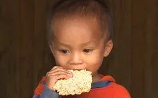 Cuộc sống khốn khó ở bản vùng cao Quảng Bình bị cô lập do mưa lũ
