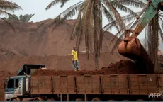 Malaysia cấm khai thác bauxite thêm 3 tháng