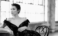Bella Hadid khoe vai trần gợi cảm trên báo Nga