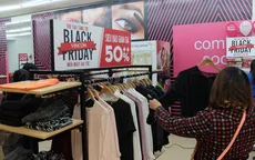 Người dân Hà Nội nườm nượp săn đồ giảm giá trong ngày Black Friday
