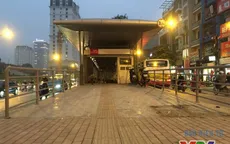 Vì sao dự án bus nhanh Hà Nội chậm tiến độ?