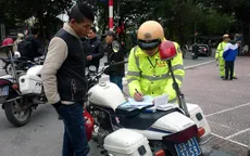 Ngày 1/2, xử phạt 102 người đi bộ phạm luật