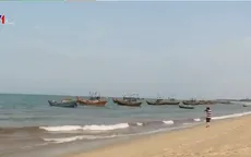 Sẽ sớm có kết luận về dải nước lạ màu đỏ dọc biển Quảng Bình