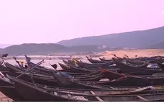 Bãi biển Hà Tĩnh im lìm sau hiện tượng cá chết hàng loạt