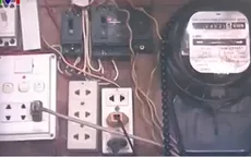 Hơn 100 hộ dân tại Cà Mau 40 năm không có điện